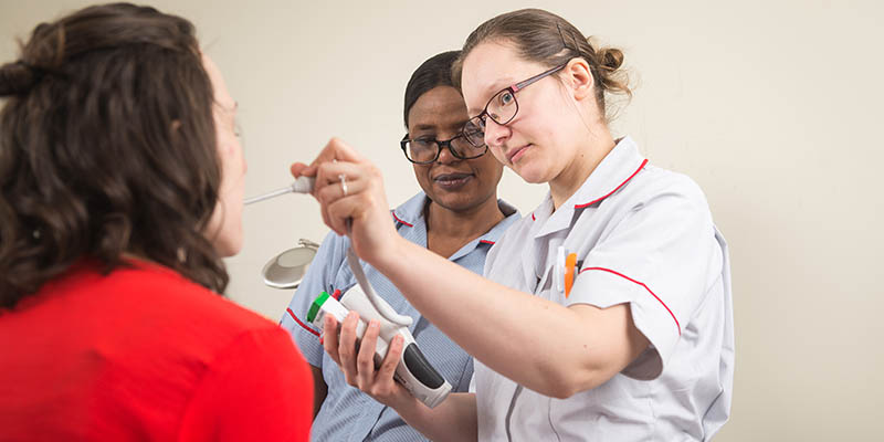 Independent sector HCAs taking temperature 800x400