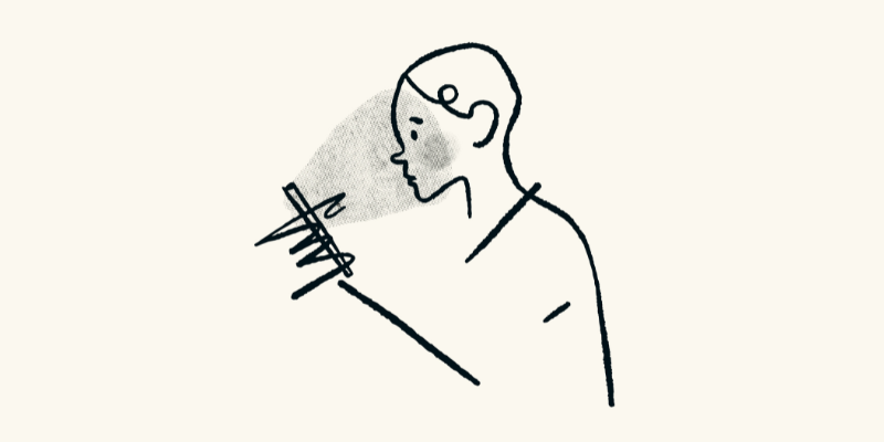 Line drawing, person with an ipad/tablet