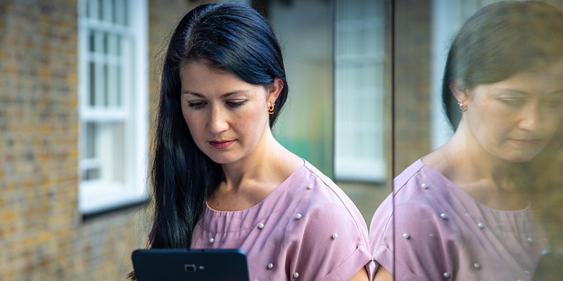 ejournals in 30 minutes Person using a tablet device