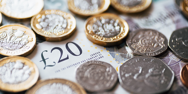 £20 note covered in coins