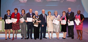 Photo of a group of Fellows receiving their awards