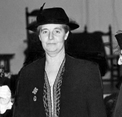 Beatrice Marsh Monk, 1938–1940. Beatrice spent her career at the London Hospital, where she become Matron from 1919-1931, working to reduce the hours worked by nurses and in favour of the move to a 48-hour week. She received a Royal Red Cross 1st class (Civil Division) (1920), a CBE (1929) and was appointed Commander of the Order of St John of Jerusalem (1931). @Model.StoryImage.Alt