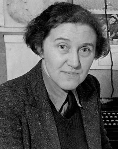 Florence Udell, 1964–1966. Florence became a College Council member in 1950 and Honorary Nurse Treasurer in 1959. She led the College’s working parties on the extension of College membership in 1959 and the Royal Charter in 1961. During the 1960s, Florence was an ICN consultant on economic welfare. She received an MBE (1941), OBE (1958) and a CBE (1968). @Model.StoryImage.Alt