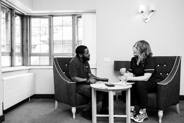 Conversation between a nursing student and a nursing support worker