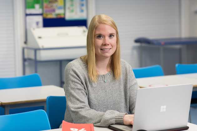 Student nurse Jess Ball at laptop