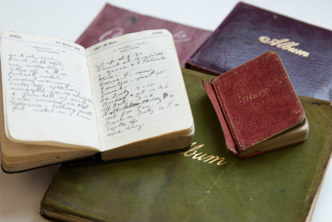 Scrapbooks and diaries of nurses from the First World War
