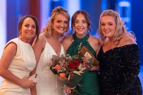 @Model.StoryImage.Alt